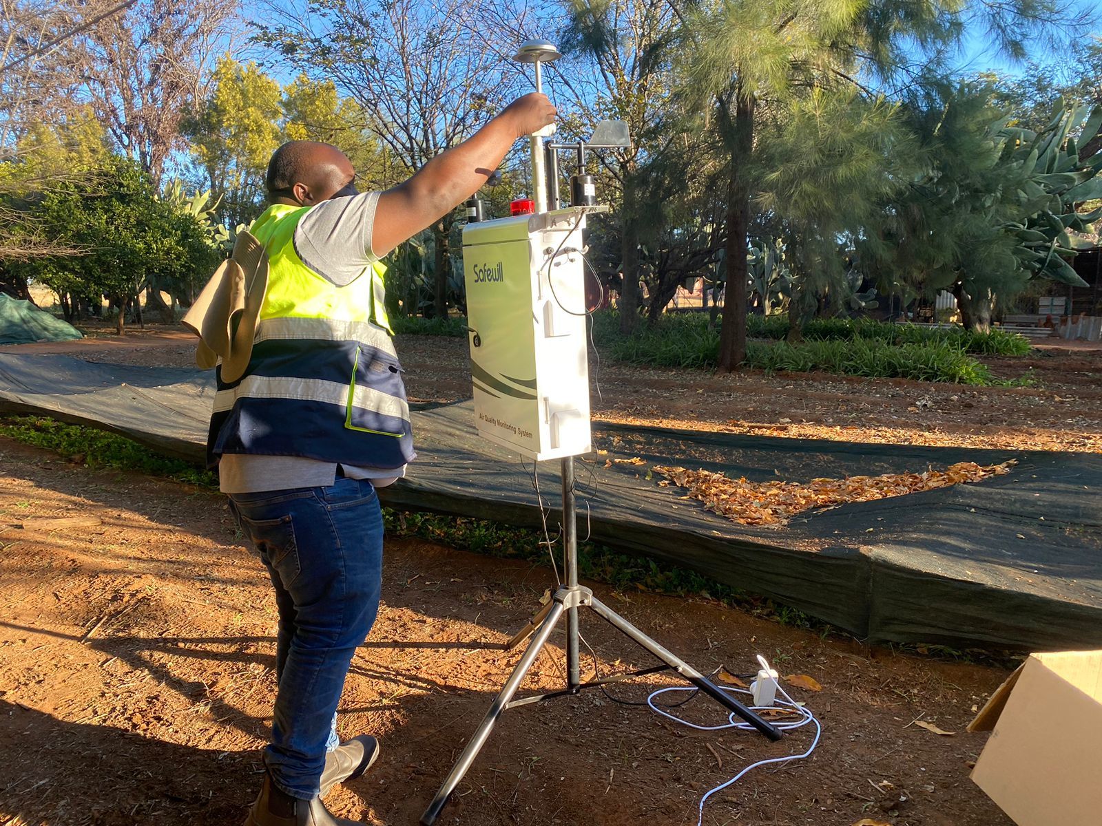 Innovative Technology in Air Monitoring Sataion for Indoor outdoor air quality monitoring station 4G cloud